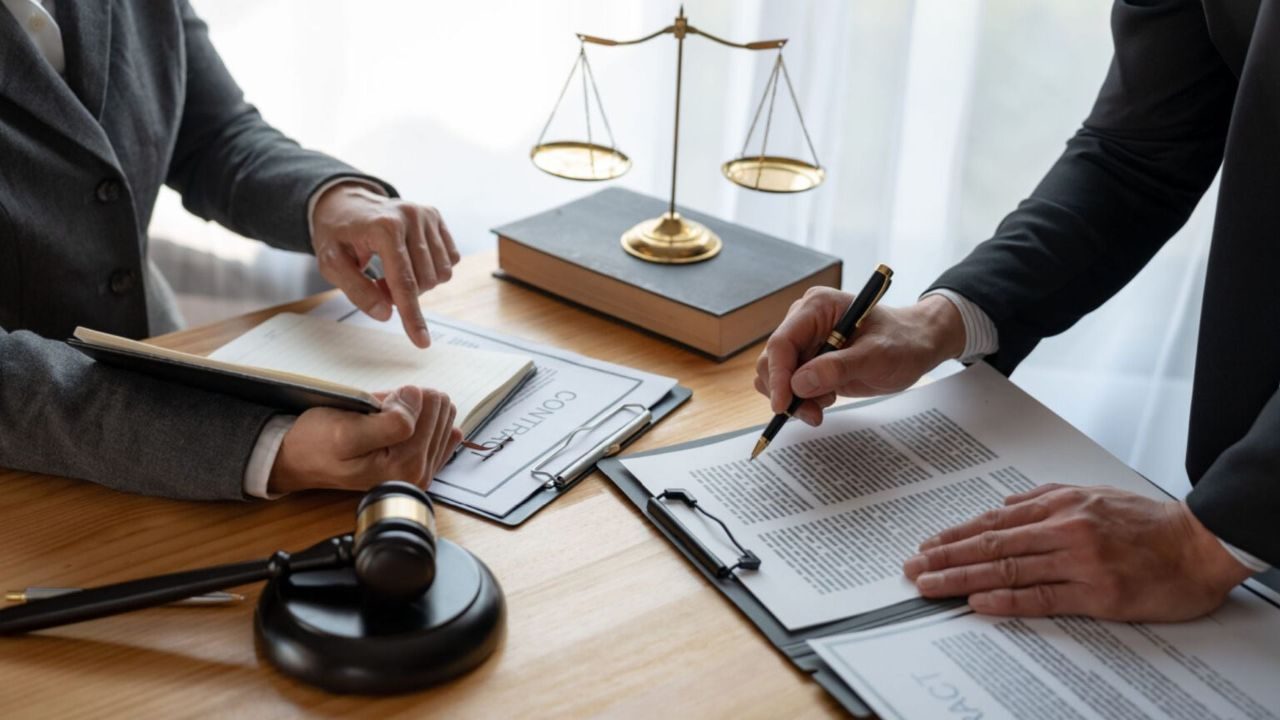 Selecting a Notary and Legal Advisor